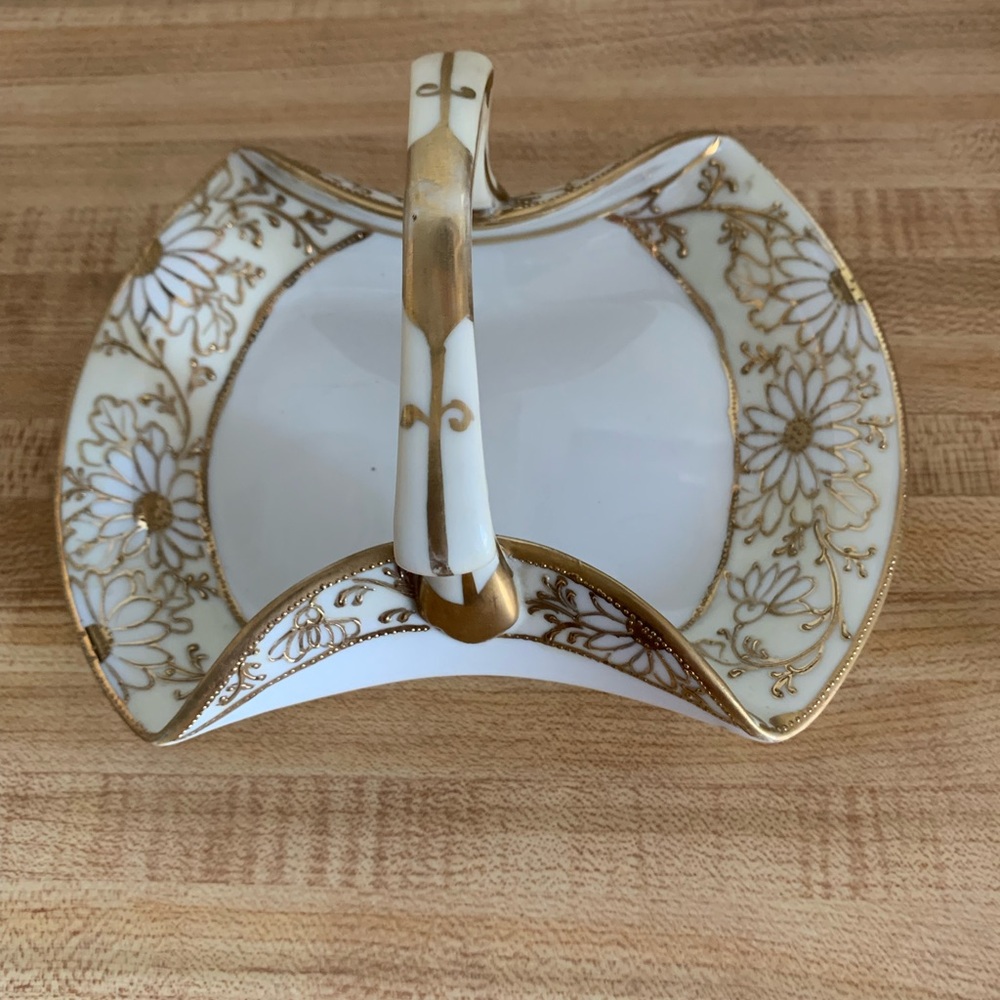 Candy dish